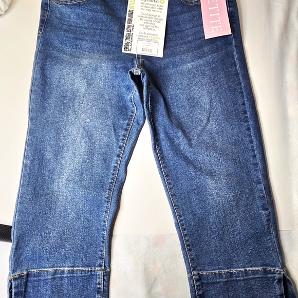 d. jeans Women's Straight Leg Blue Pedal Jeans - Picture 3 of 8